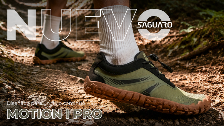 Zapatillas barefoot de running SAGUARO Motion I Pro en un sendero forestal